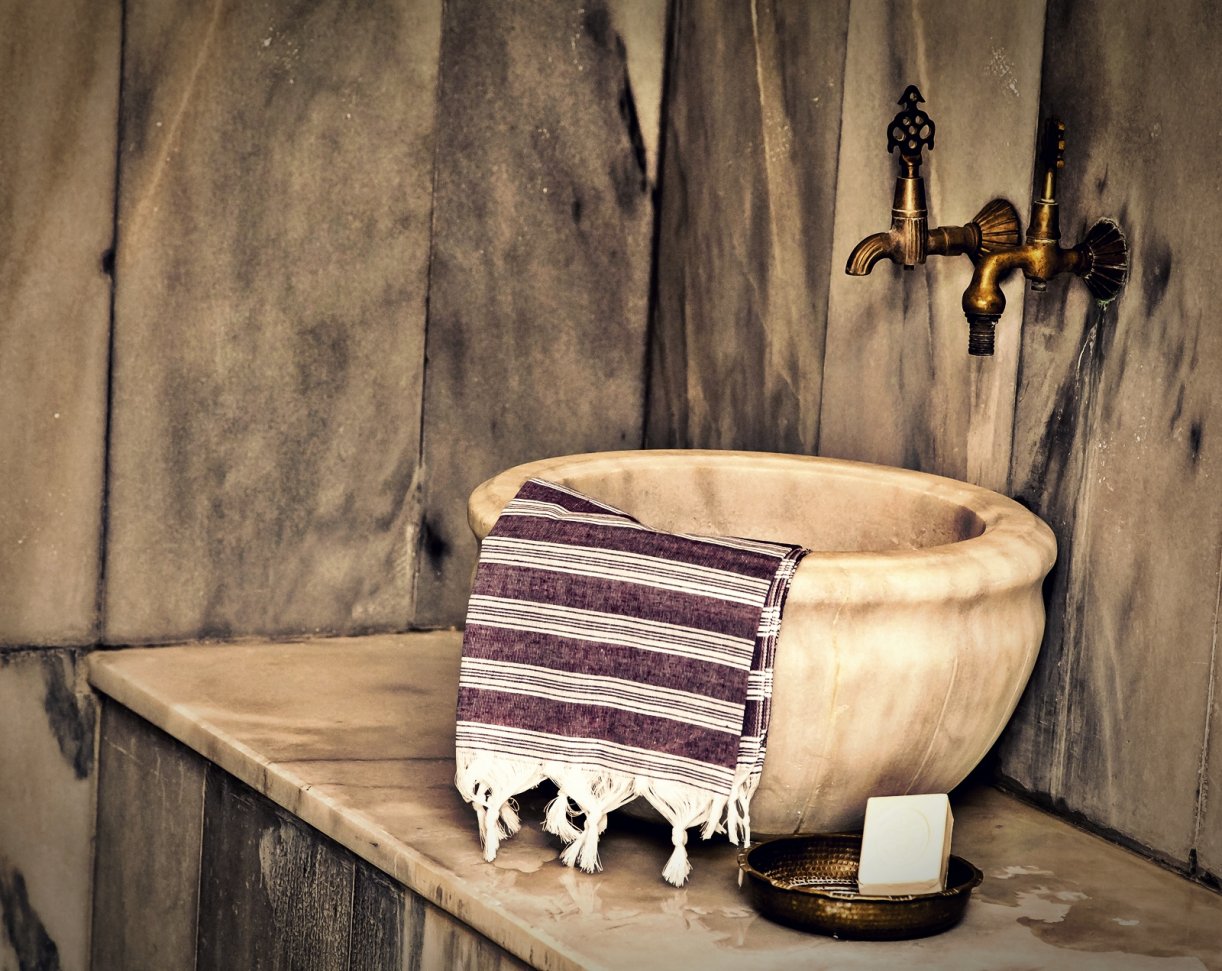 Musk and Oud Scented Towels